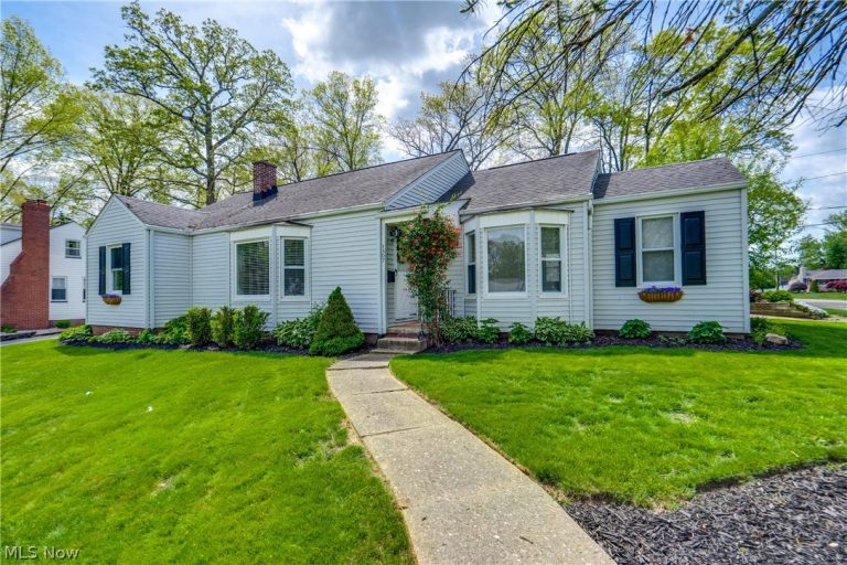 1307 Plymouth Street, Massillon, OH - Photo 3