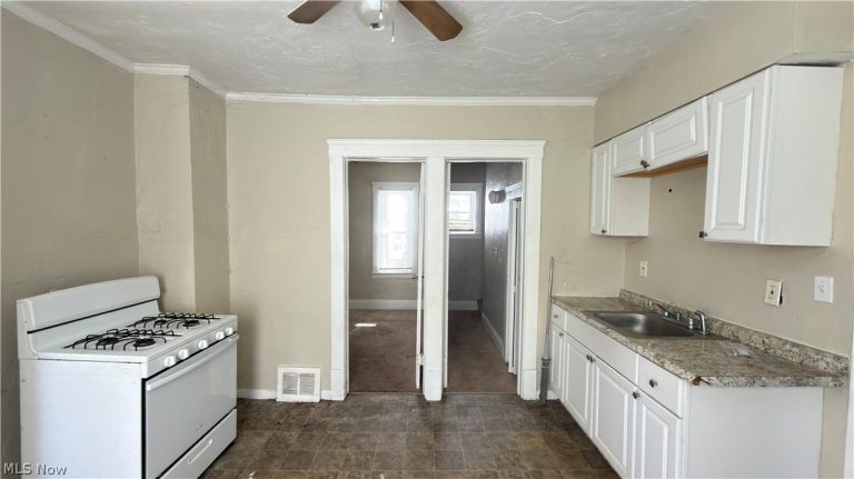 10706 Reno Avenue, Cleveland, OH - Photo 5