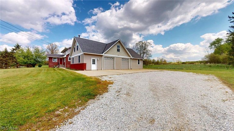 10525 Clay Street, Montville, OH - Photo 8