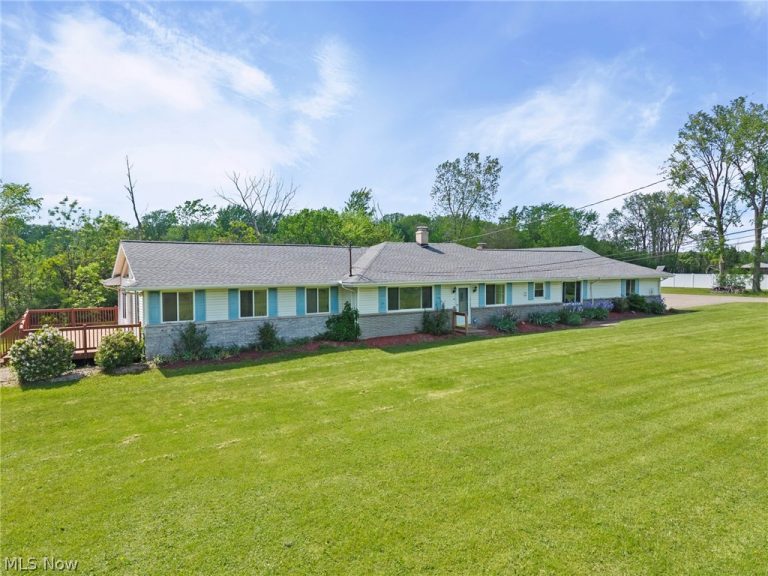 19740 Benbow Road, Strongsville, OH - Photo 3