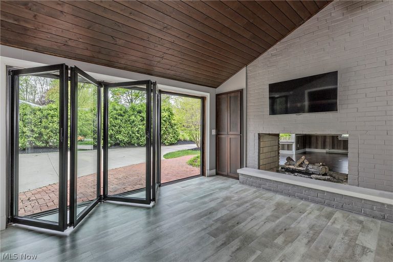 1 Deerfield Drive, Chagrin Falls, OH - Photo 3