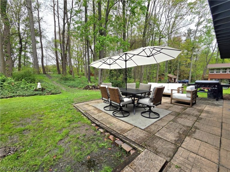 7700 Webster Road, Middleburg Heights, OH - Photo 6
