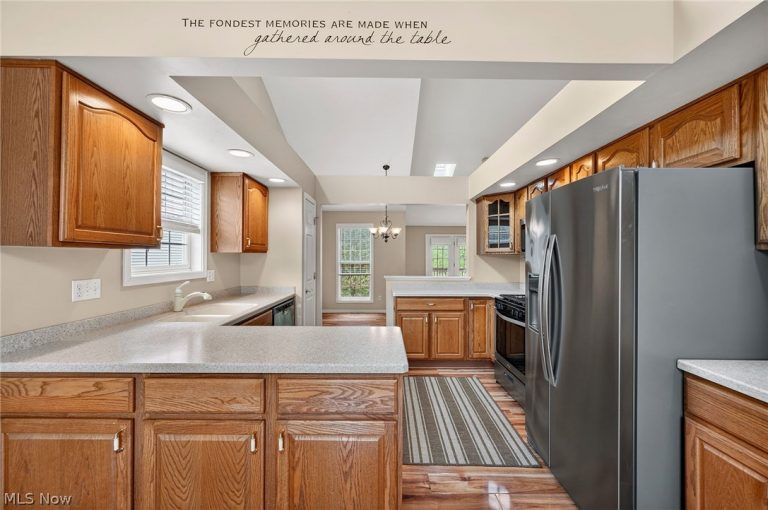 500 Glen Hollow Circle, Aurora, OH - Photo 6