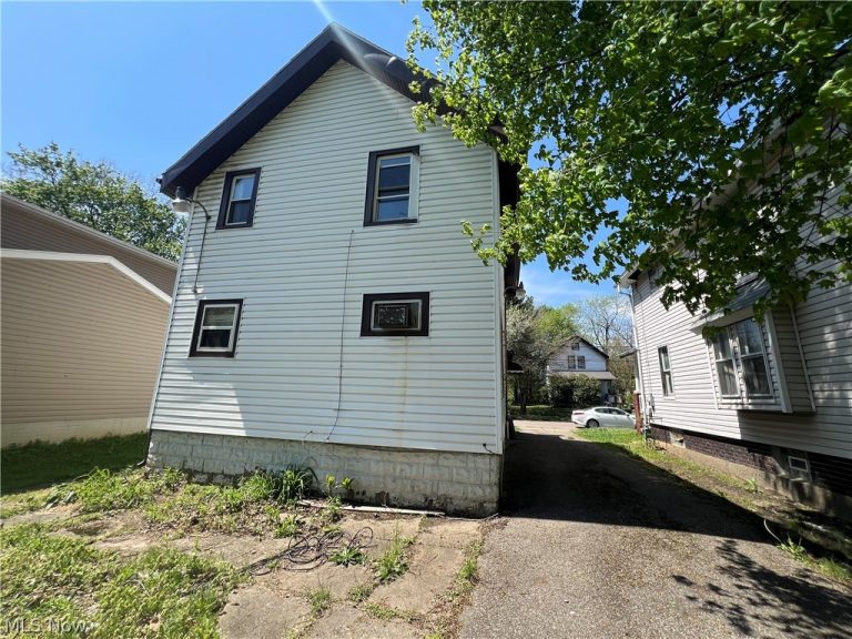 521 Elbon Avenue, Akron, OH - Photo 4