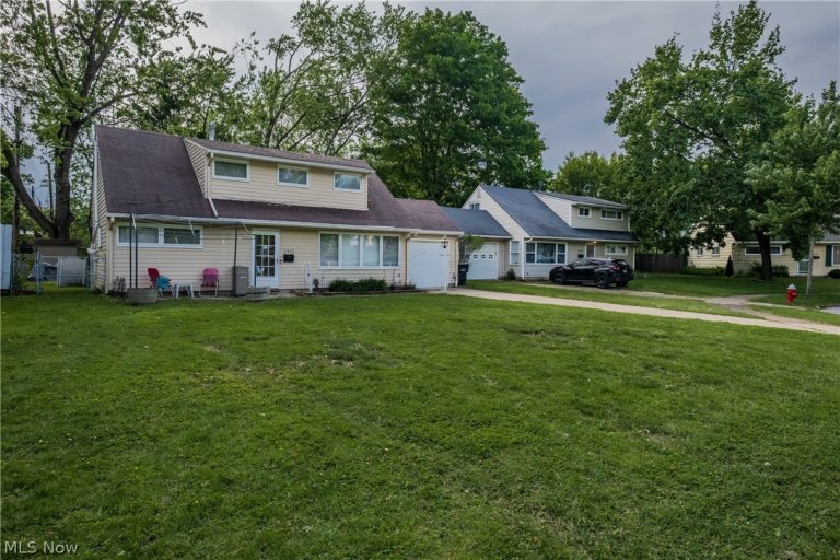 2912 Prange Drive, Cuyahoga Falls, OH - Photo 2