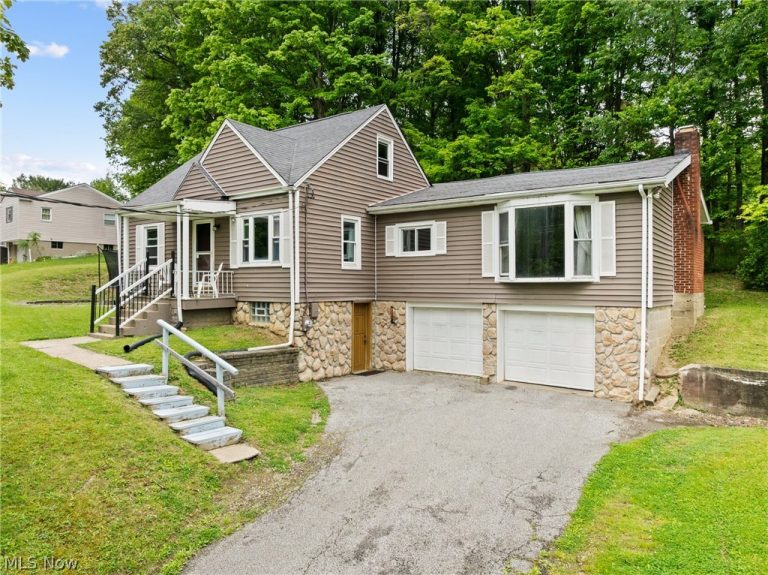 54321 Colerain Pike, Martins Ferry, OH - Photo 2