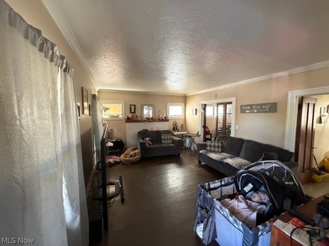 13445 Emerson Avenue, Lakewood, OH - Photo 2