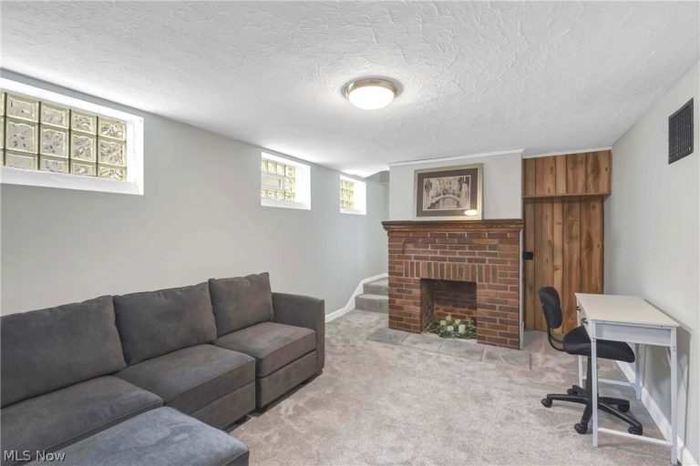 15027 Rosemary Avenue, Cleveland, OH - Photo 5