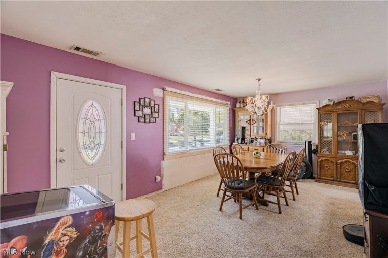 5363 Summit Road, Lyndhurst, OH - Photo 4