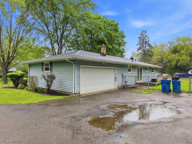 6160 Coyla Avenue, Canal Fulton, OH - Photo 3
