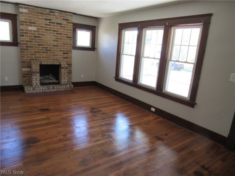 1056 Raymond Street, Warren, OH - Photo 6