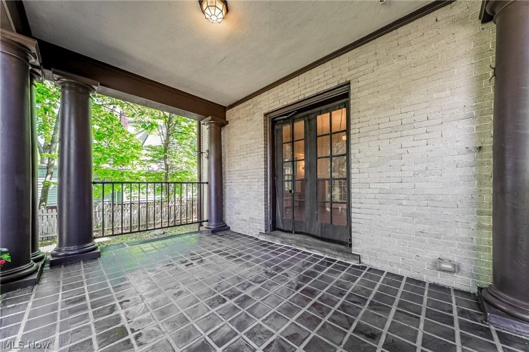 2170 Overlook Road, Cleveland Heights, OH - Photo 5