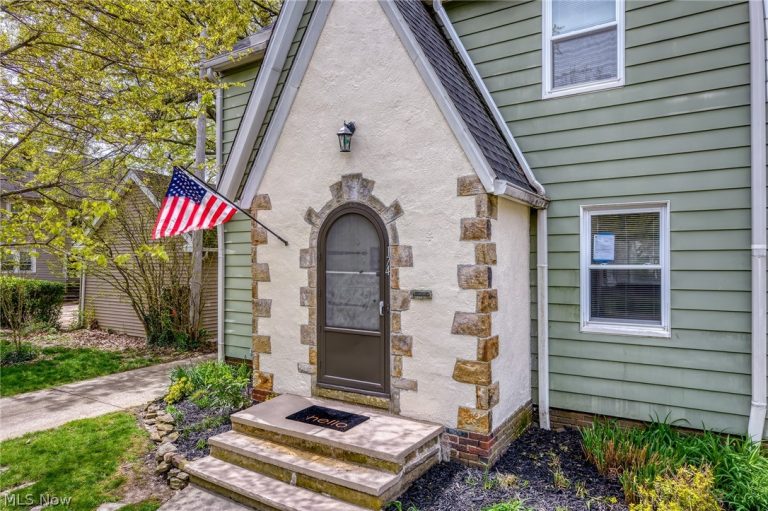 174 208th Street, Euclid, OH - Photo 2