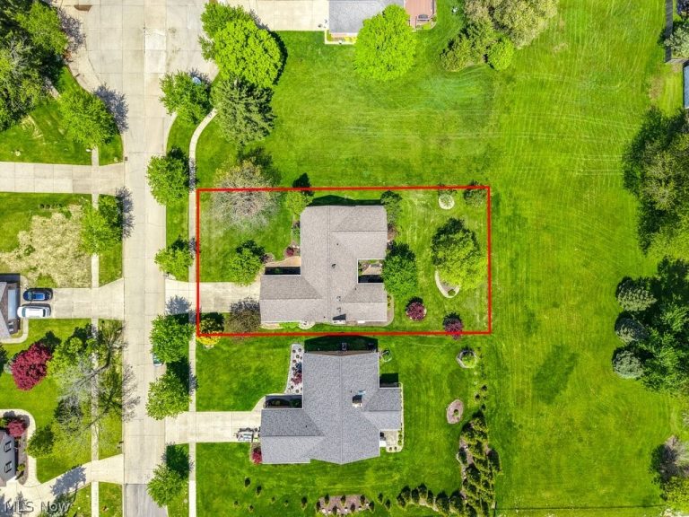 124 Alber Drive, Medina, OH - Photo 5