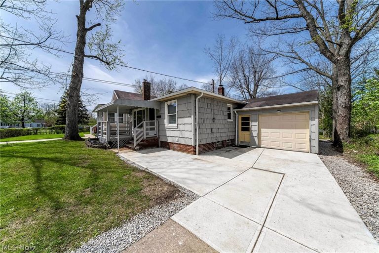 575 Glendale Street, Bedford, OH - Photo 3