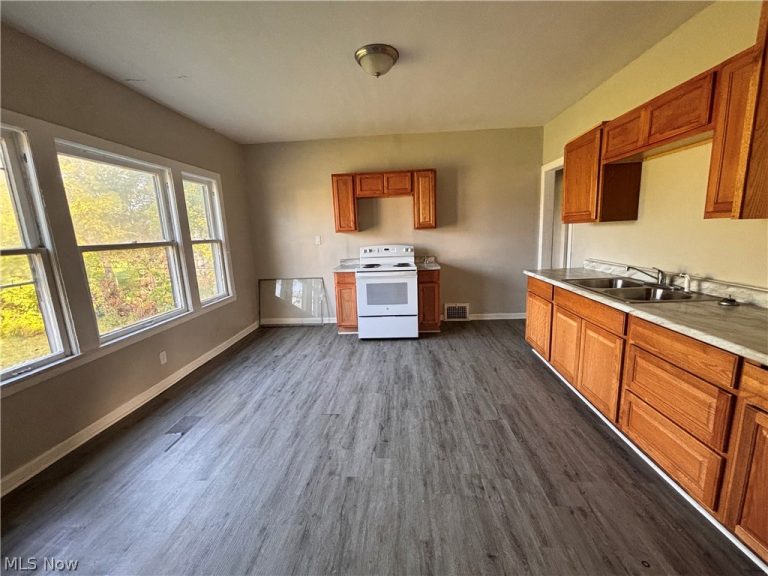 11419 Durant Avenue, Cleveland, OH - Photo 8