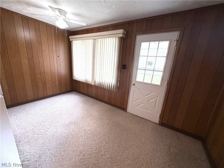 446 Sinclair Avenue, Yorkville, OH - Photo 8