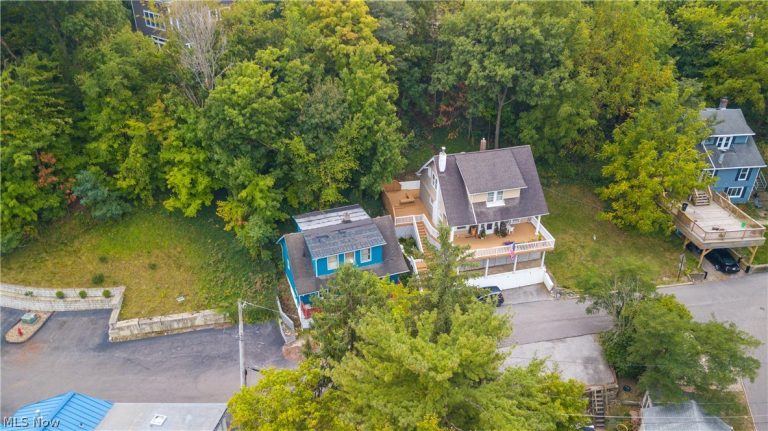 416 Riverdale Drive, Rocky River, OH - Photo 8