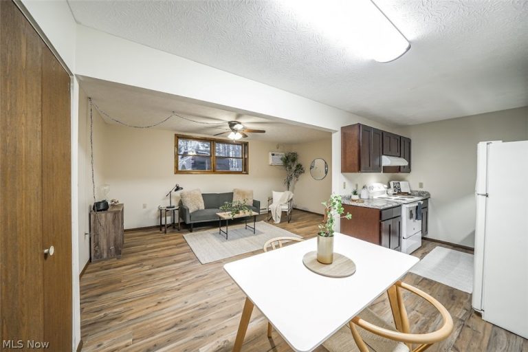 8140 Southwood Drive, Garrettsville, OH - Photo 4