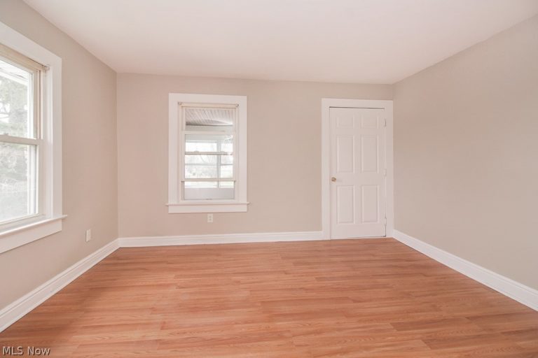 19211 Shawnee Avenue #2/UP, Cleveland, OH - Photo 3