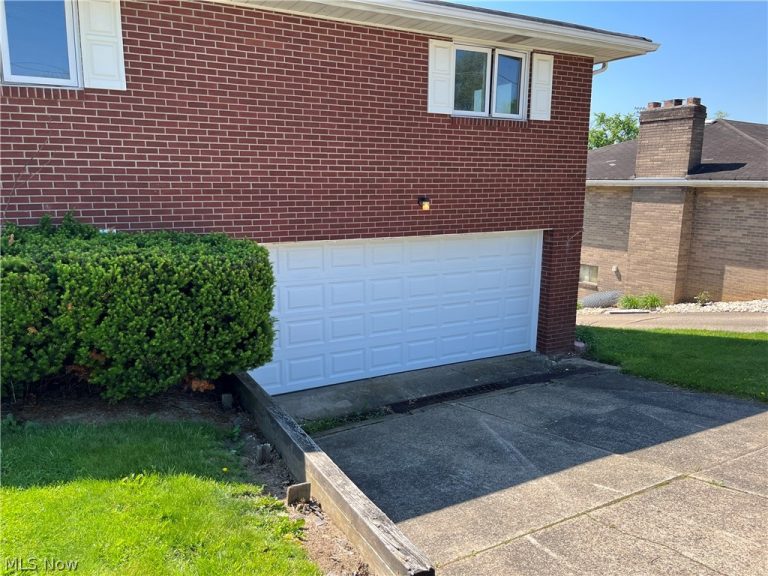 128 Grandview Drive, Wintersville, OH - Photo 2