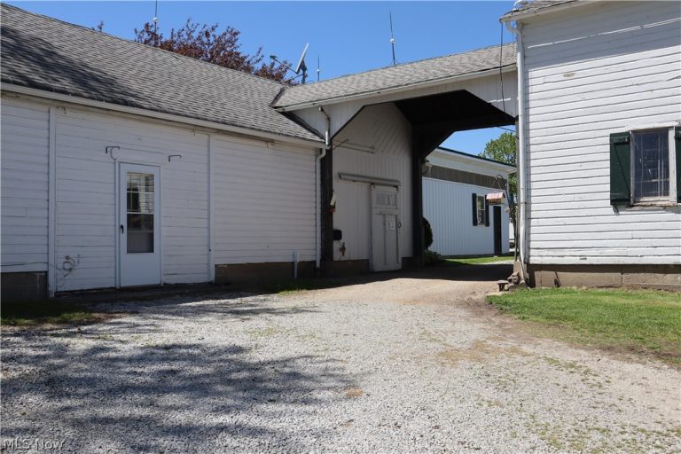 10286 Wilson Mills Road, Chardon, OH - Photo 8