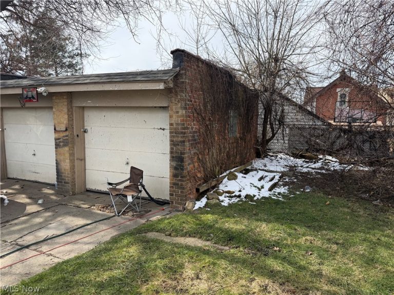 3224 32nd Street, Cleveland, OH - Photo 2