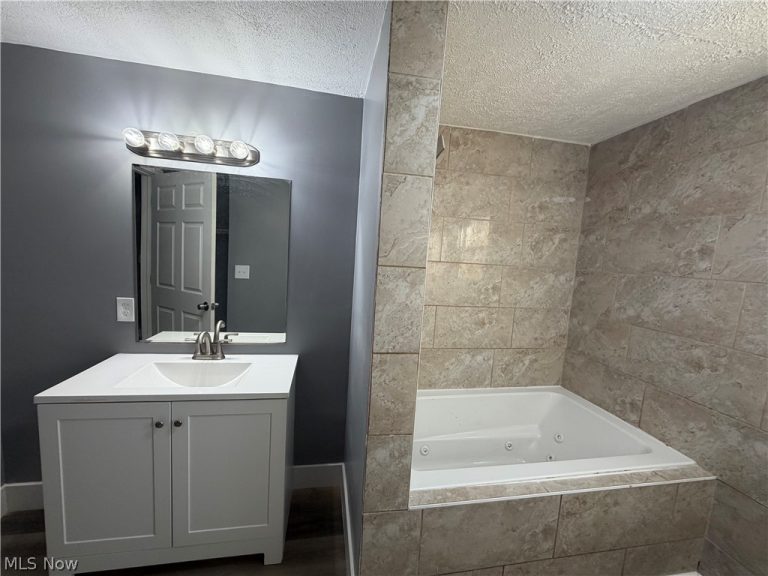 4643 Monticello Boulevard, South Euclid, OH - Photo 8