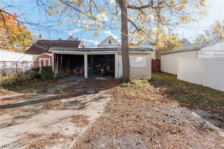 2035 Chesterland Avenue, Lakewood, OH - Photo 4