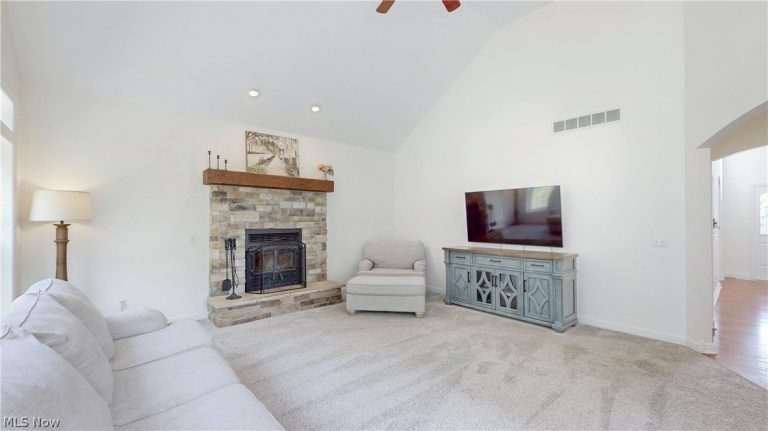 7880 Forest Valley Lane, Concord Twp, OH - Photo 3