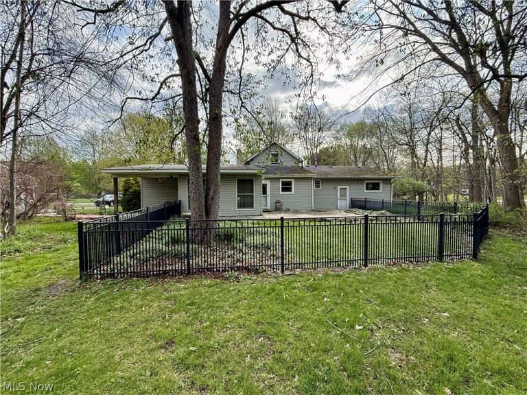 6066 Case Road, North Ridgeville, OH - Photo 4