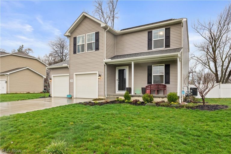5993 Montauk Point, Vermilion, OH - Photo 3