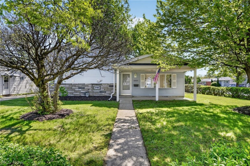 6525 Sandfield Drive, Brook Park, OH