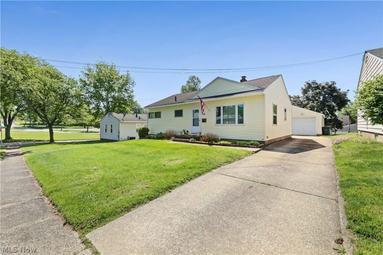 126 Clinton Avenue, Akron, OH - Photo 4