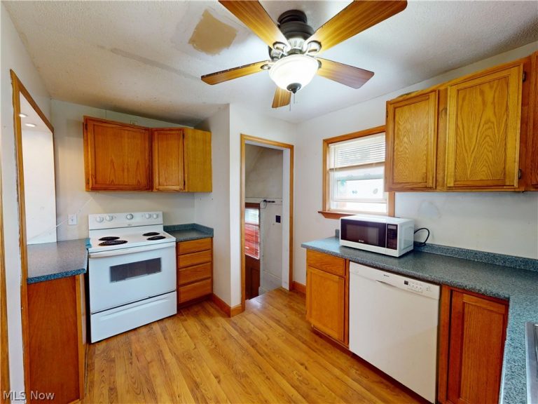 1801 Malasia Road, Akron, OH - Photo 3