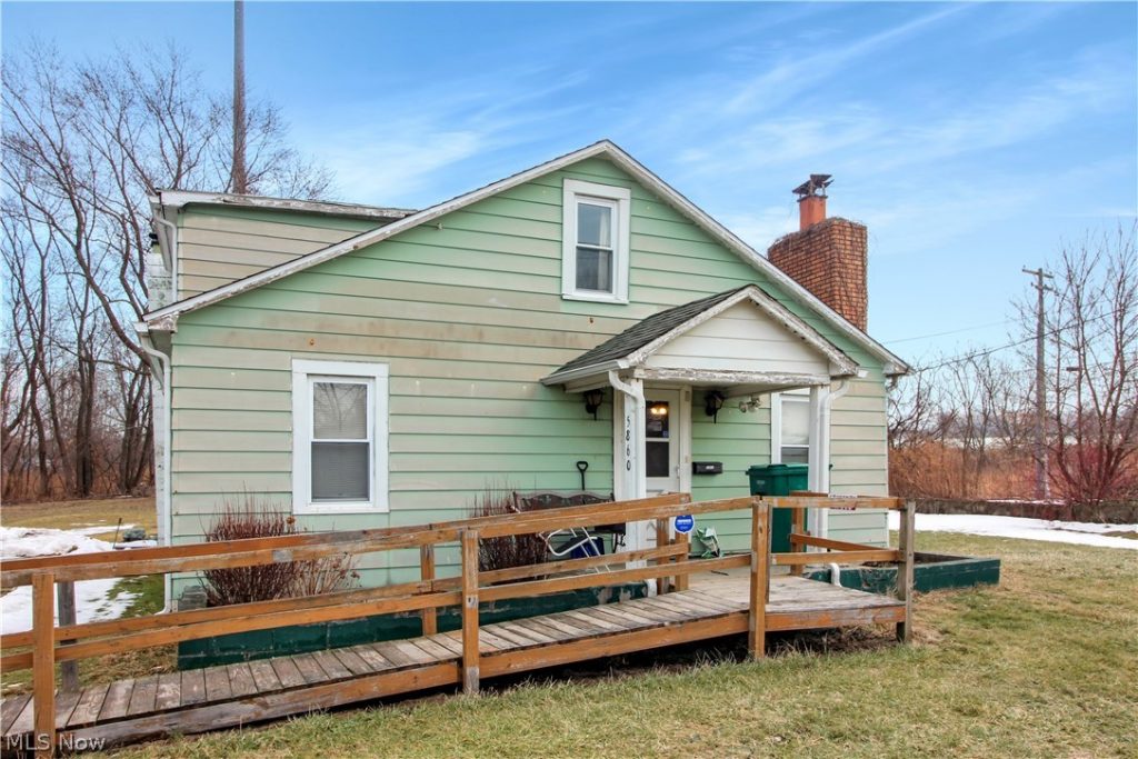 5860 Woodman Avenue, Ashtabula, OH