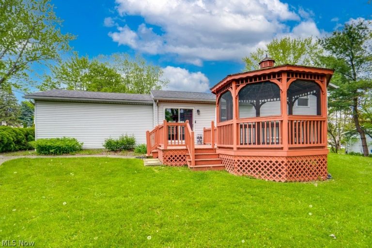 3277 Longwood Drive, Norton, OH - Photo 3