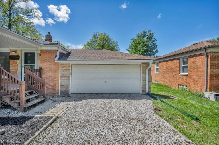2124 Eaton Drive, Avon, OH - Photo 6