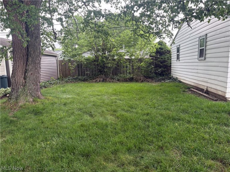 340 Hickory Drive, Berea, OH - Photo 5