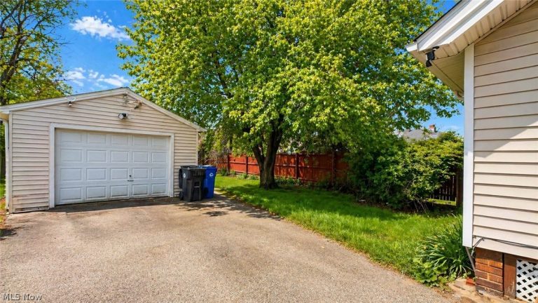 15002 Upton Avenue, Cleveland, OH - Photo 4