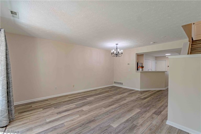 6735 Columbine Court, Middleburg Heights, OH - Photo 6