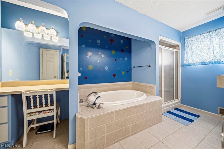 7050 Adkins Road, Mentor, OH - Photo 6