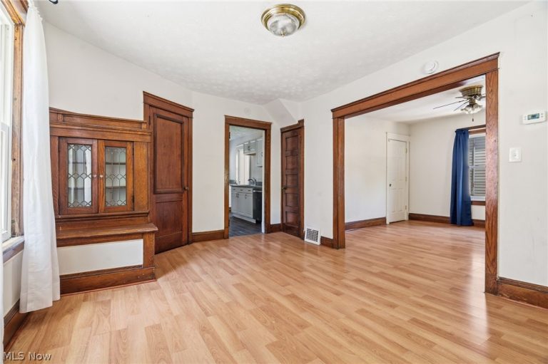 14520 Bayes Avenue, Lakewood, OH - Photo 6