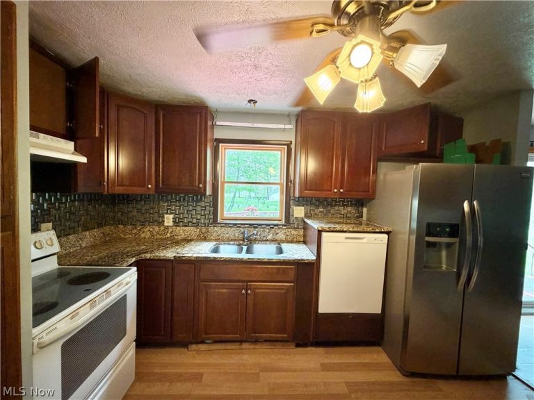 3948 Carson Salt Springs Road, Newton Falls, OH - Photo 5