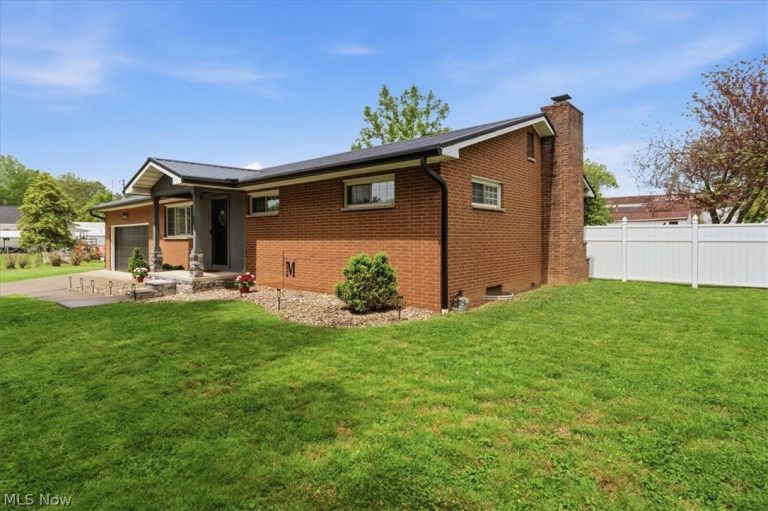 303 59th Street, Vienna, WV - Photo 2