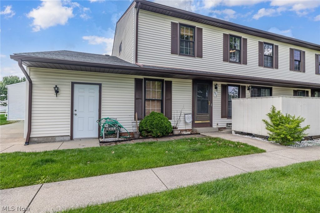 17220 Sheldon Court #48B, Brook Park, OH
