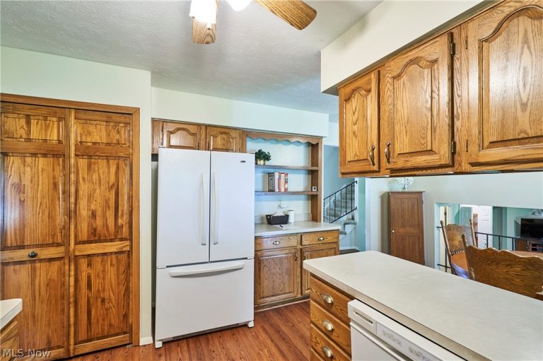 34138 Gem Circle, North Ridgeville, OH - Photo 8