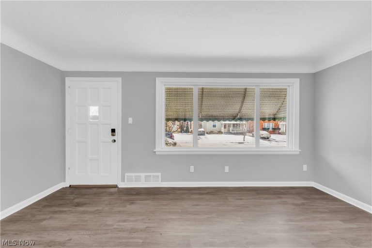 22501 Arms Avenue, Euclid, OH - Photo 3