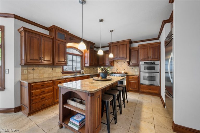 2515 Holgate Road, Akron, OH - Photo 6