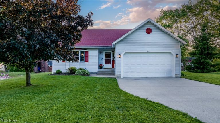620 Walton Street, Ravenna, OH - Photo 2